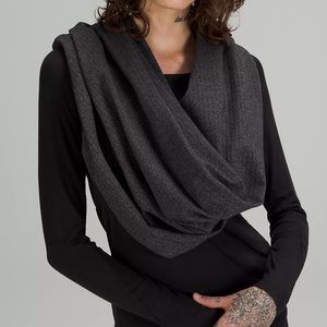 NWOT - Lululemon Snap Scarf Rulu
